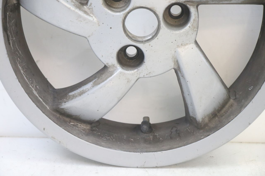 photo de CERCHIO POSTERIORE PEUGEOT CITYSTAR 50 (2013 - 2017) - Zoom sullo stato d'uso