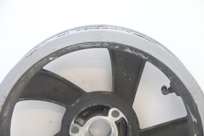 photo de CERCHIO POSTERIORE PEUGEOT CITYSTAR 50 (2013 - 2017) - Dettagli dei punti di fissaggio