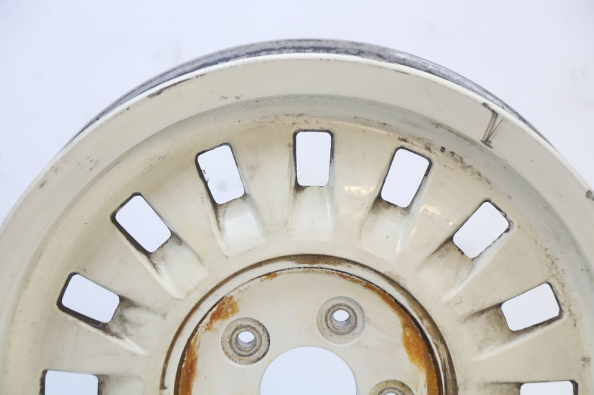 photo de CERCHIO POSTERIORE PEUGEOT DJANGO 125 (2014 - 2017) - Zoom sullo stato d'uso