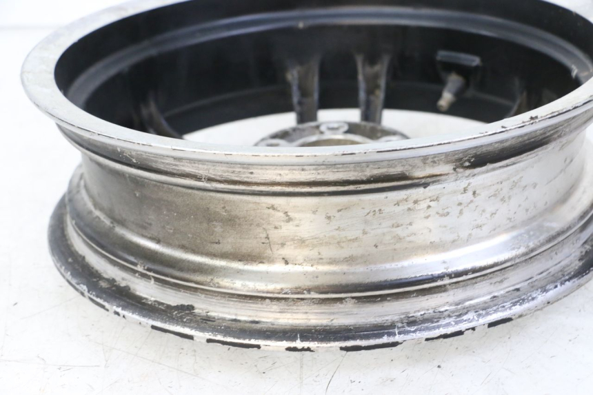 photo de CERCHIO POSTERIORE PEUGEOT SPEEDFIGHT 3 LC 2T 50 (2009 - 2015) - Caratteristiche distintive