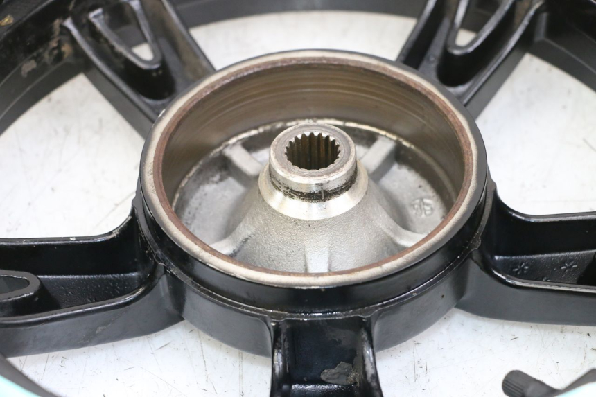 photo de CERCHIO POSTERIORE PEUGEOT STREETZONE 4T 50 (2018 - 2023) - Ricambio usato controllato