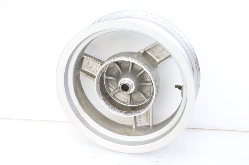 photo de CERCHIO POSTERIORE PEUGEOT VIVACITY 125 (2010 - 2017) - Primo piano tecnico