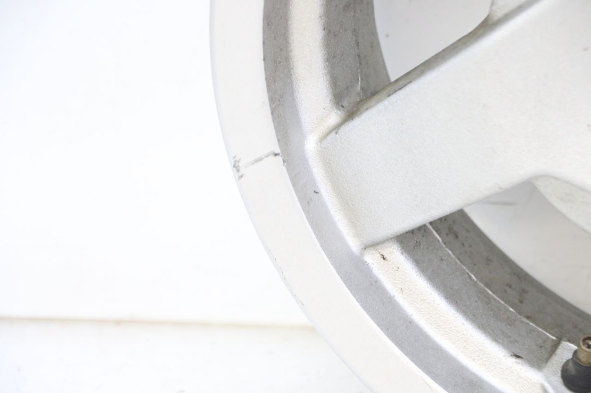 photo de CERCHIO POSTERIORE PEUGEOT VIVACITY 125 (2010 - 2017) - Dettagli dei punti di fissaggio