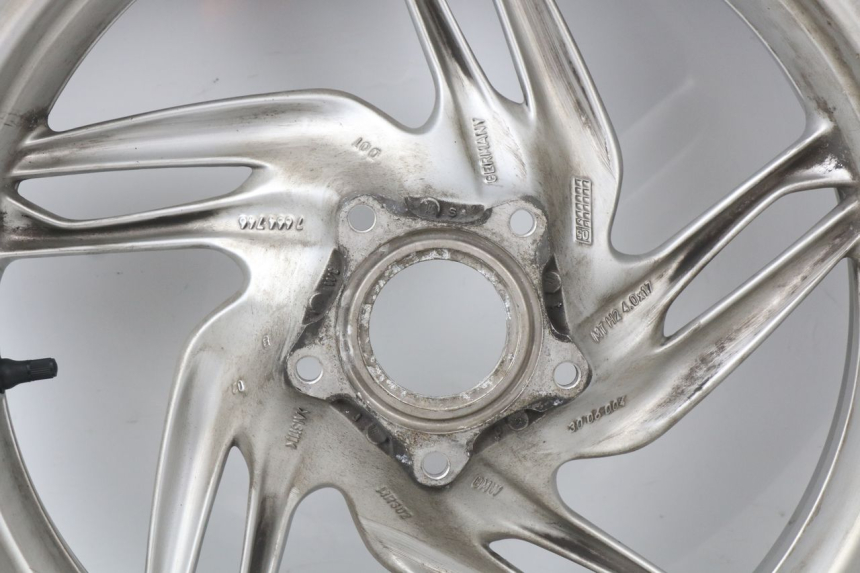 photo de CERCHIO POSTERIORE BMW R GS 1200 (2005 - 2007) - Dettagli dei punti di fissaggio