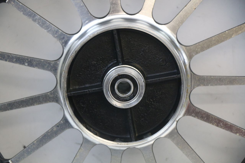 photo de CERCHIO POSTERIORE REGAL RAPTOR RAXTER 2 125 (2007 - 2015) - Primo piano tecnico