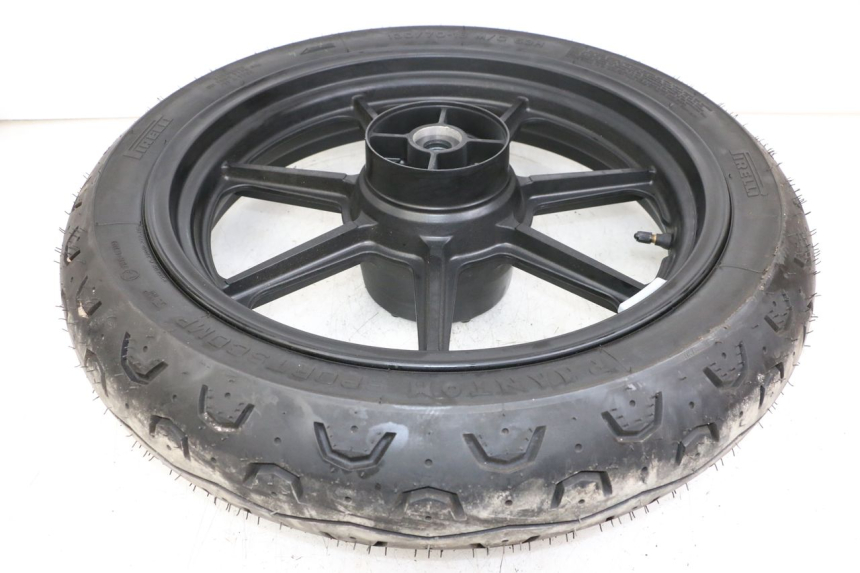 photo de CERCHIO POSTERIORE ROYAL ENFIELD CONTINENTAL GT 650 (2019 - 2024) - Zoom sullo stato d'uso