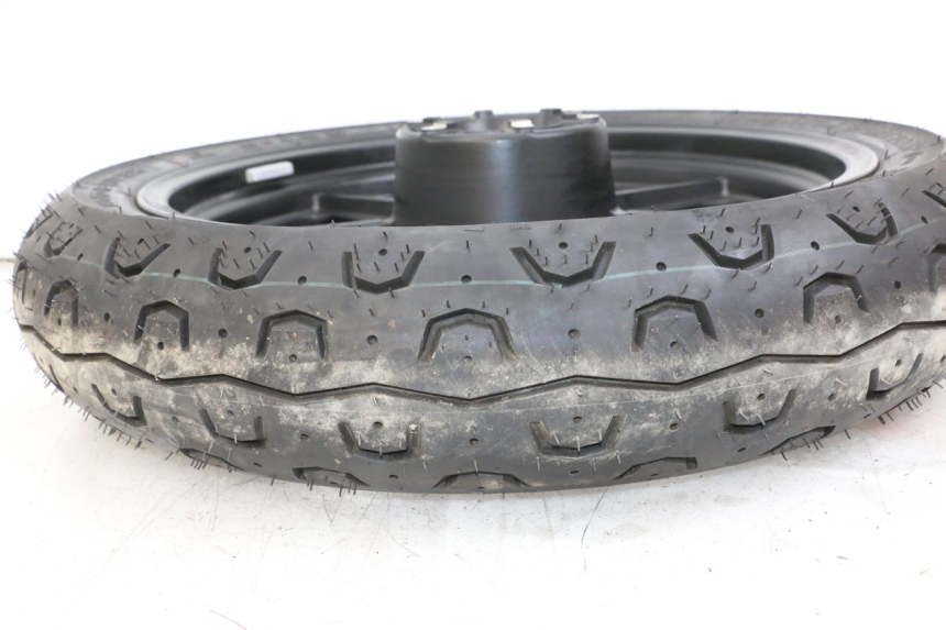 photo de CERCHIO POSTERIORE ROYAL ENFIELD CONTINENTAL GT 650 (2019 - 2024) - Primo piano tecnico