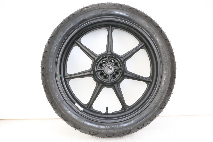 photo de CERCHIO POSTERIORE ROYAL ENFIELD CONTINENTAL GT 650 (2019 - 2024) - Stato della superficie e materiale