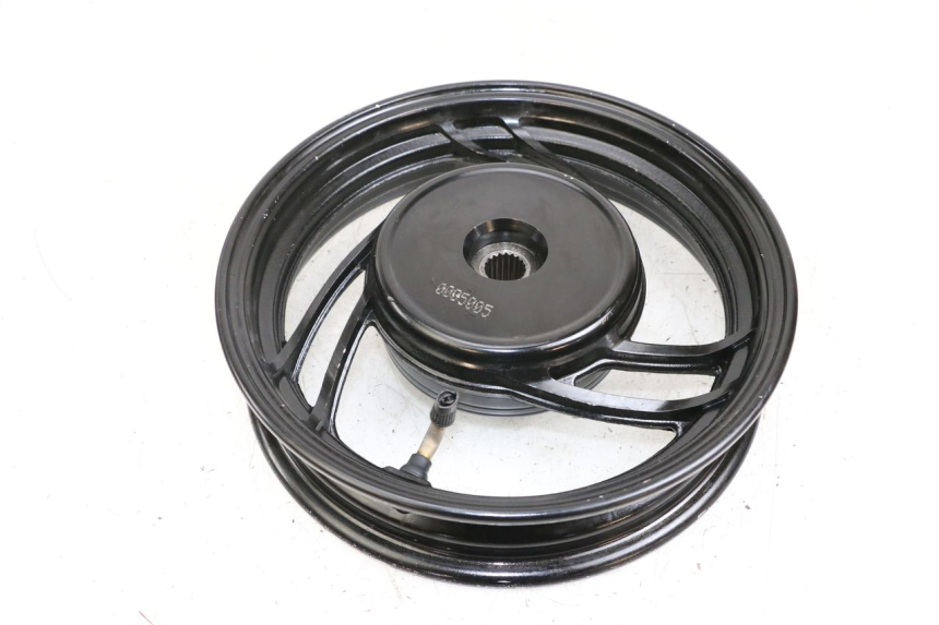 photo de CERCHIO POSTERIORE JM MOTORS SANTANA 50 (2014 - 2023) - Dettagli dei punti di fissaggio