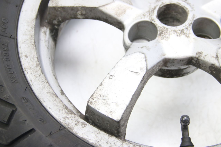 photo de CERCHIO POSTERIORE PEUGEOT SATELIS COMPRESSOR K15 125 (2006 - 2009) - Primo piano tecnico