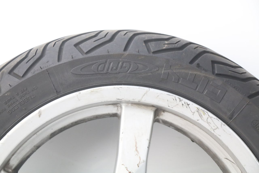 photo de CERCHIO POSTERIORE PEUGEOT SATELIS 500 (2007 - 2013) - Caratteristiche distintive