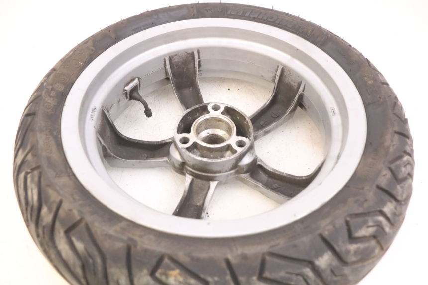 photo de CERCHIO POSTERIORE PEUGEOT SATELIS 125 (2010 - 2012) - Zoom sullo stato d'uso