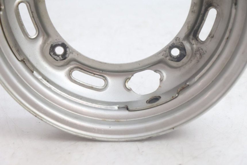 photo de CERCHIO POSTERIORE HONDA SCV LEAD 100 (2003 - 2007) - Stato della superficie e materiale