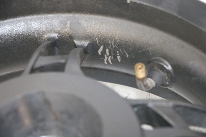 photo de CERCHIO POSTERIORE KSR SIRION 4T 50 (2018 - 2025) - Dettagli dei punti di fissaggio