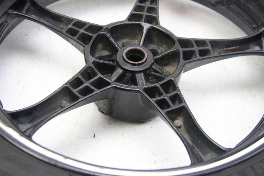 photo de CERCHIO POSTERIORE SUZUKI SIXTEEN 125 (2008 - 2010) - Angolazione alternativa