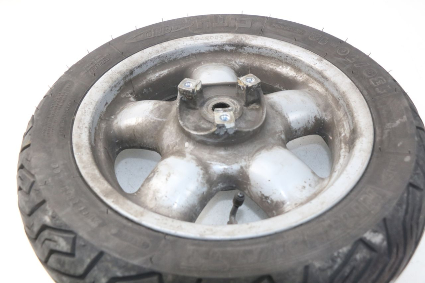 photo de CERCHIO POSTERIORE MBK SKYLINER 125 (2004 - 2007) - Primo piano tecnico