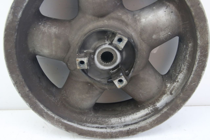 photo de CERCHIO POSTERIORE MBK SKYLINER 125 (1998 - 2001) - Primo piano tecnico