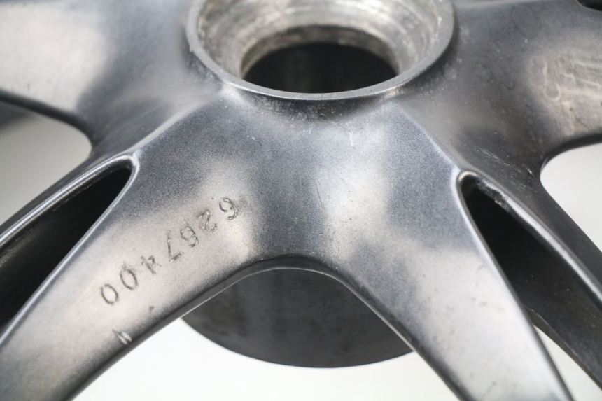 photo de CERCHIO POSTERIORE TRIUMPH SPEED TRIPLE 1050 (2005 - 2007) - Caratteristiche distintive