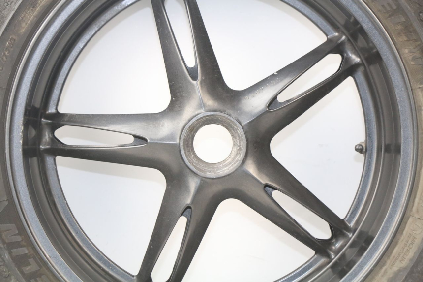 photo de CERCHIO POSTERIORE TRIUMPH SPEED TRIPLE 1050 (2005 - 2007) - Panoramica del profilo