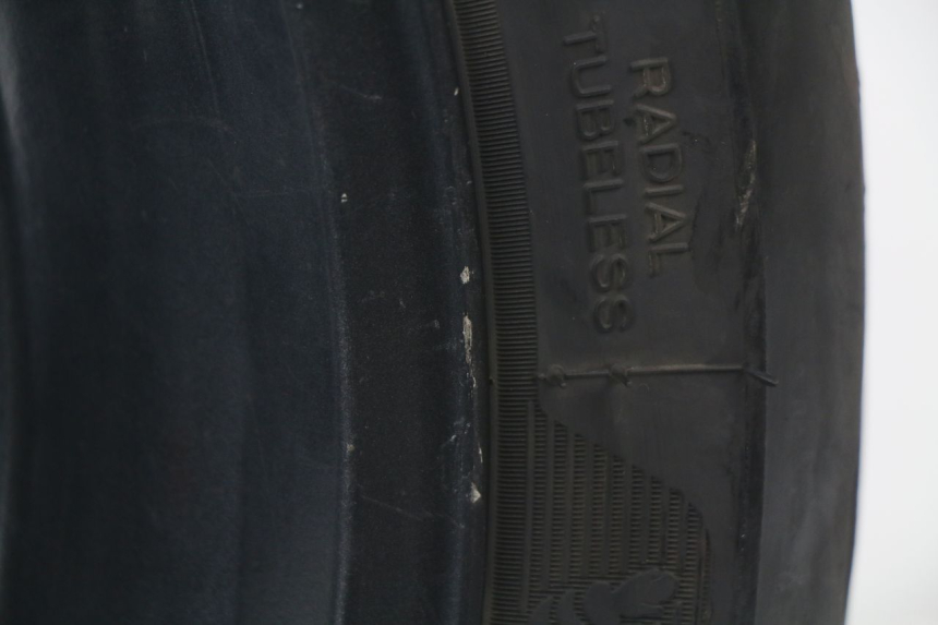 photo de CERCHIO POSTERIORE TRIUMPH SPEED TRIPLE 1050 (2005 - 2007) - Primo piano tecnico