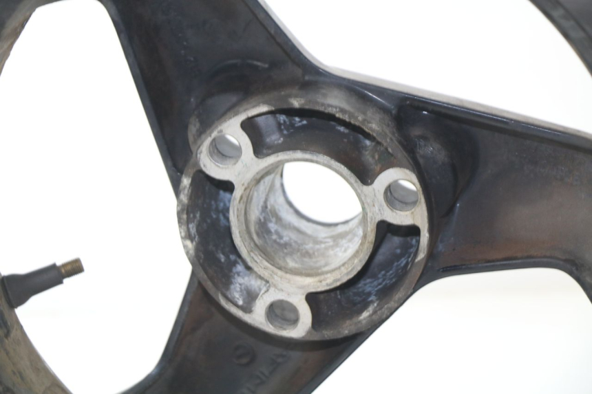 photo de CERCHIO POSTERIORE PEUGEOT SPEEDFIGHT 2 LC 50 (2000 - 2009) - Stato della superficie e materiale