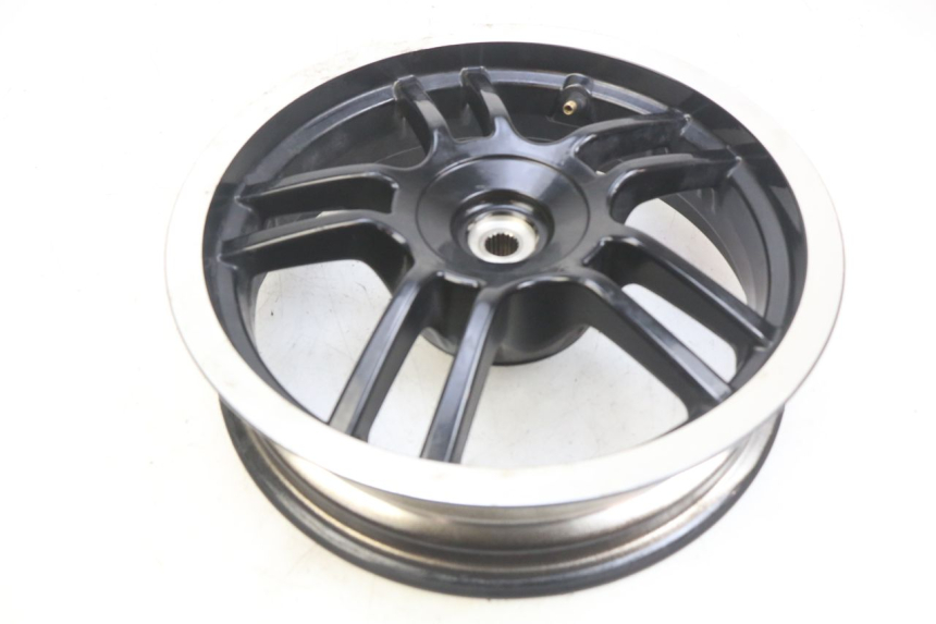 photo de CERCHIO POSTERIORE PEUGEOT SPEEDFIGHT 3 AIR 50 (2009 - 2015) - Dettagli dei punti di fissaggio