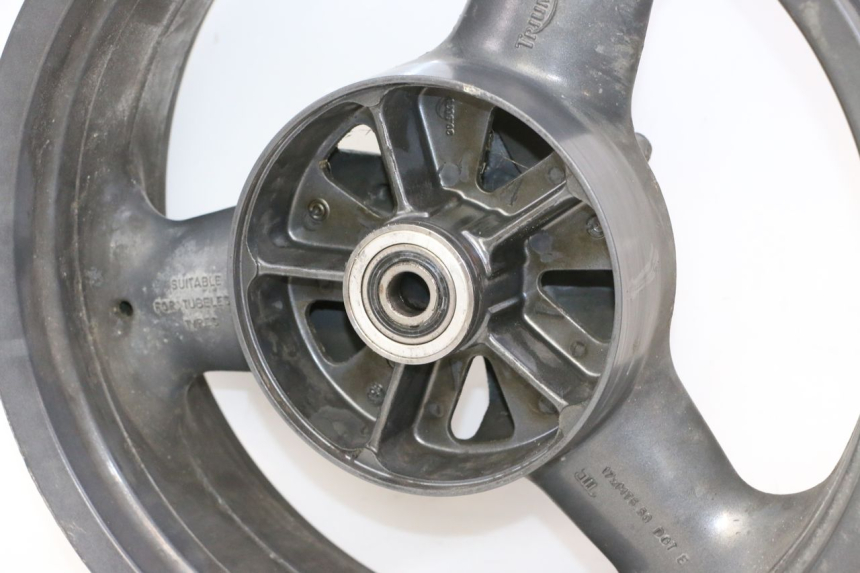 photo de CERCHIO POSTERIORE TRIUMPH SPRINT 900 (1995 - 1998) - Zoom sui componenti