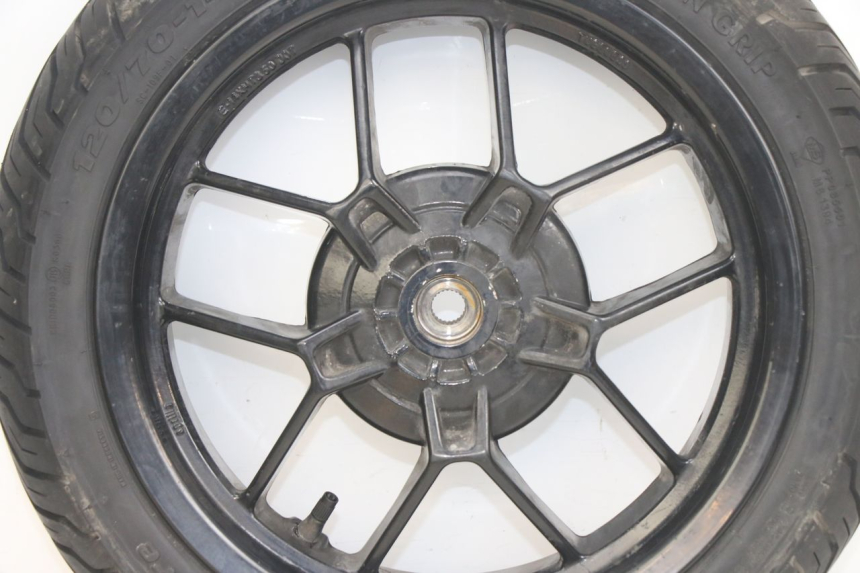 photo de CERCHIO POSTERIORE APRILIA SR 2T 50 (2012 - 2017) - Caratteristiche distintive