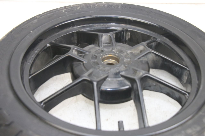 photo de CERCHIO POSTERIORE APRILIA SR 2T 50 (2012 - 2017) - Dettagli dei punti di fissaggio