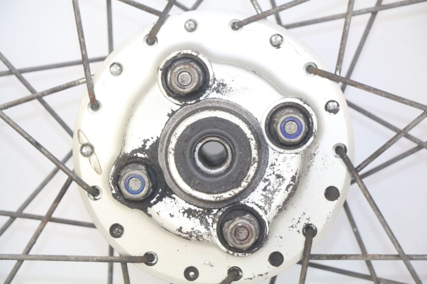 photo de CERCHIO POSTERIORE YAMAHA SR 125 (1982 - 2003) - Caratteristiche distintive