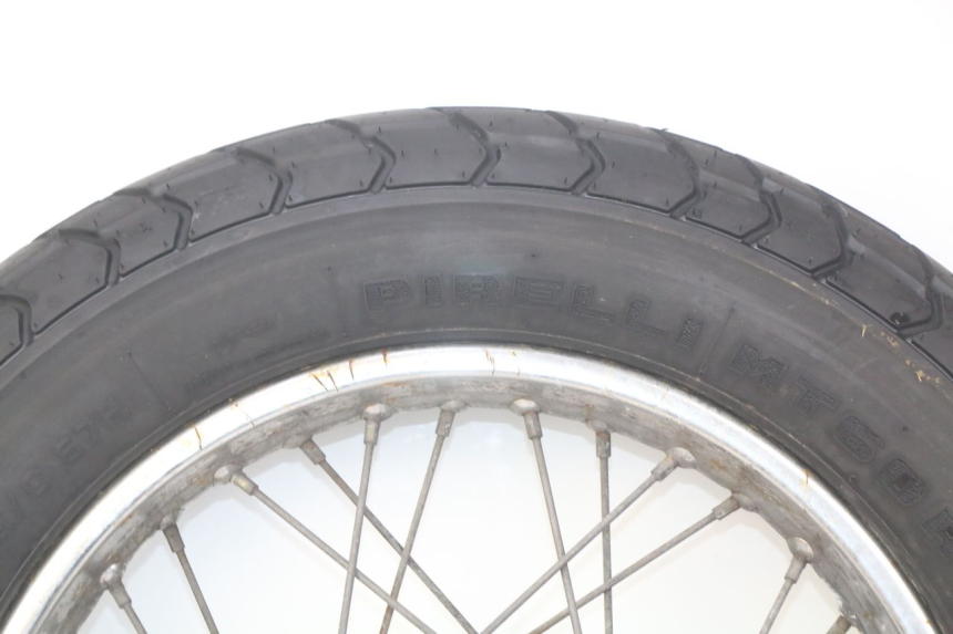 photo de CERCHIO POSTERIORE YAMAHA SR 125 (1982 - 2003) - Primo piano ad alta risoluzione