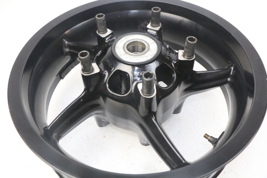 photo de CERCHIO POSTERIORE APRILIA SRV 850 (2012 - 2017) - Zoom sullo stato d'uso