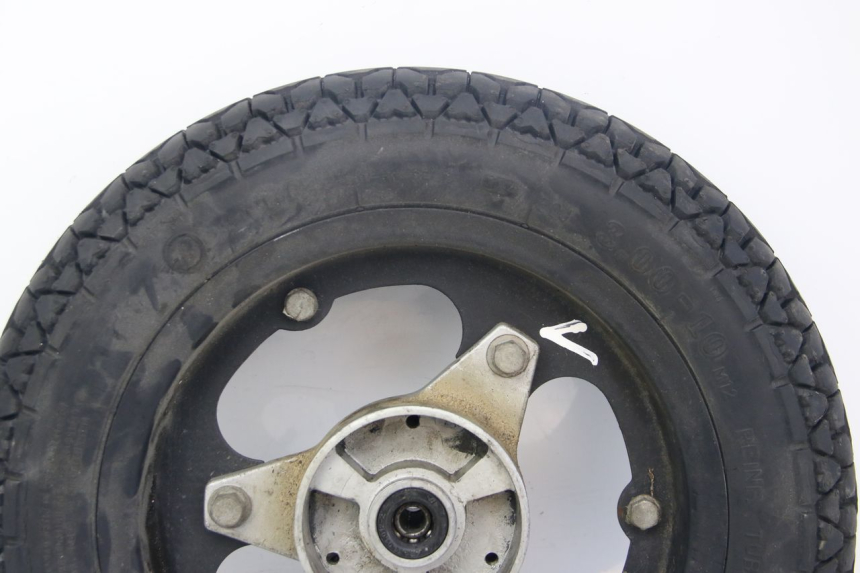 photo de CERCHIO POSTERIORE JAWA STELLA BABETTA 134 50 - Primo piano tecnico