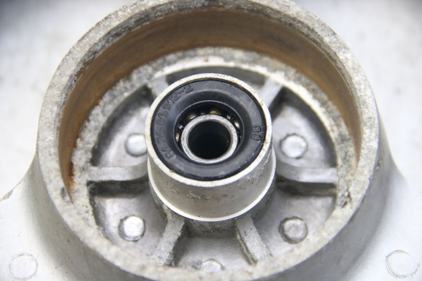 photo de CERCHIO POSTERIORE JAWA STELLA BABETTA 134 50 - Stato della superficie e materiale