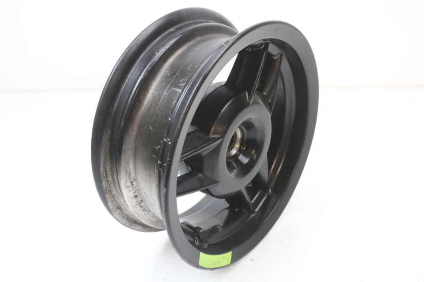 photo de CERCHIO POSTERIORE PEUGEOT STREETZONE I 2T 50 (2018 - 2020) - Primo piano tecnico