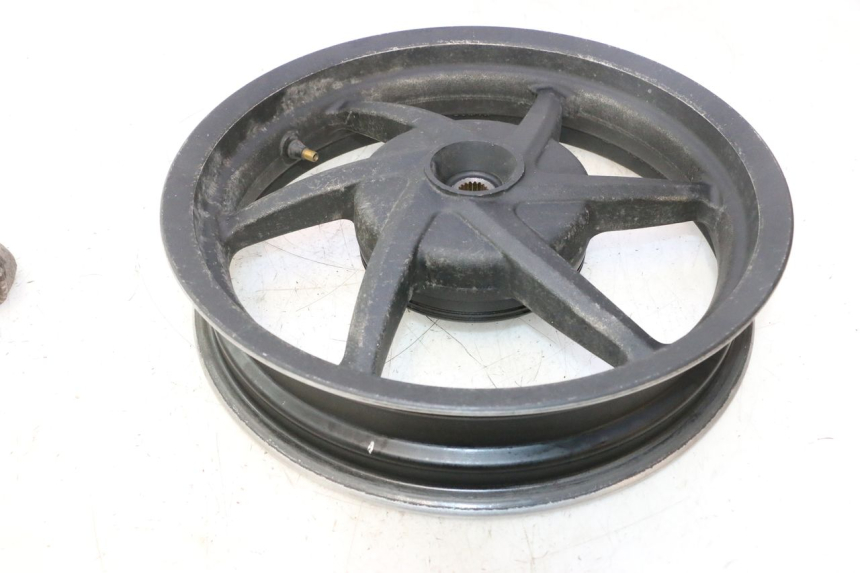 photo de CERCHIO POSTERIORE KYMCO SUPER 8 2T 50 (2007 - 2013) - Altra vista dell'articolo
