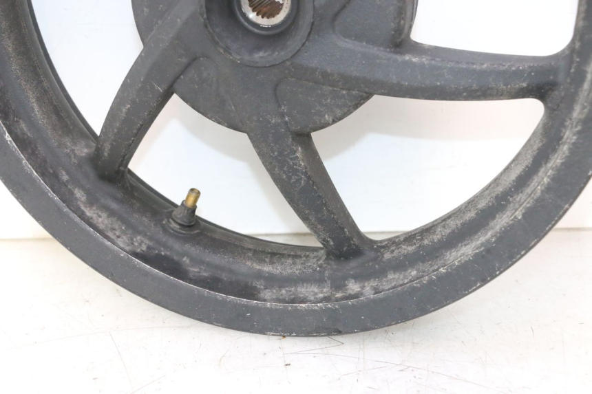 photo de CERCHIO POSTERIORE KYMCO SUPER 8 2T 50 (2007 - 2013) - Primo piano tecnico