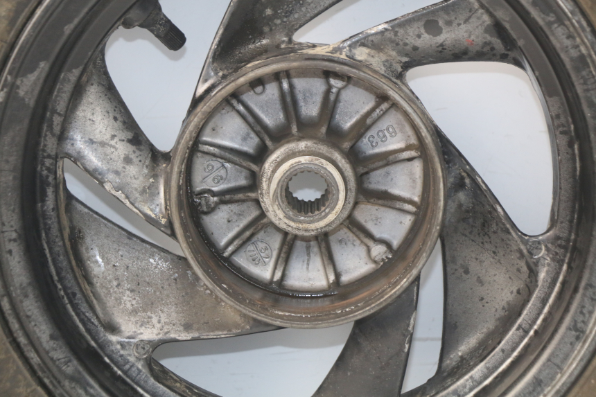 photo de CERCHIO POSTERIORE PEUGEOT SV 50 (1992 - 2004) - Primo piano tecnico