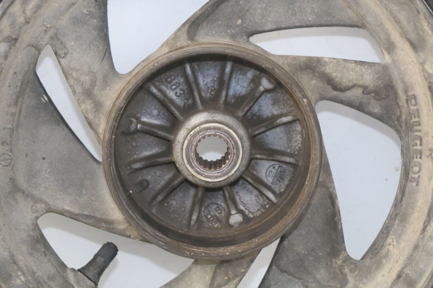 photo de CERCHIO POSTERIORE PEUGEOT SV 80 (1993 - 1997) - Stato della superficie e materiale