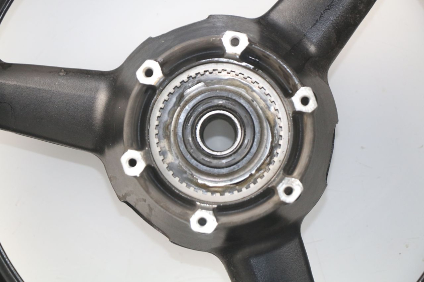 photo de CERCHIO POSTERIORE YAMAHA TDM ABS 900 (2002 - 2014) - Altra vista dell'articolo