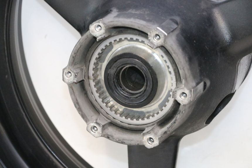 photo de CERCHIO POSTERIORE YAMAHA TDM ABS 900 (2002 - 2014) - Dettaglio del componente