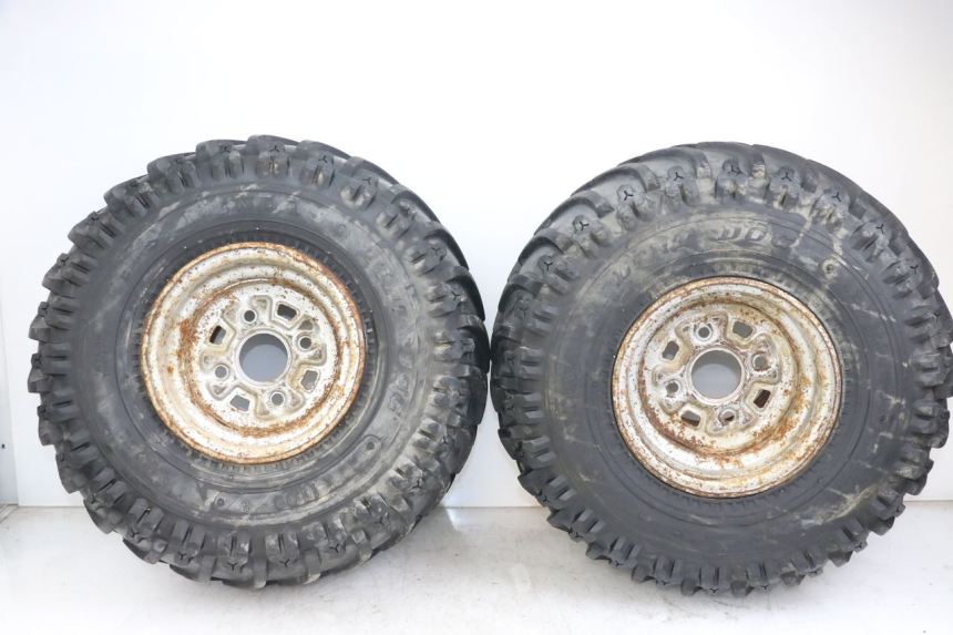 photo de CERCHIO POSTERIORE HONDA TRX 300 (1988 - 2000) - Primo piano ad alta risoluzione