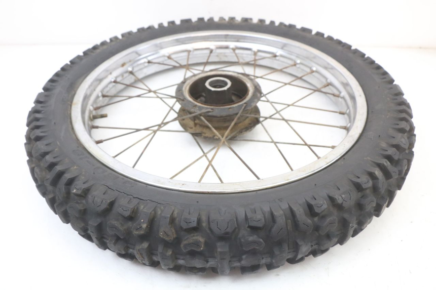 photo de CERCHIO POSTERIORE SUZUKI TS X 80 (1984 - 1988) - Primo piano tecnico