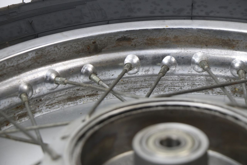 photo de CERCHIO POSTERIORE SUZUKI TU X TUX VOLTY 125 (1999 - 2001) - Primo piano tecnico