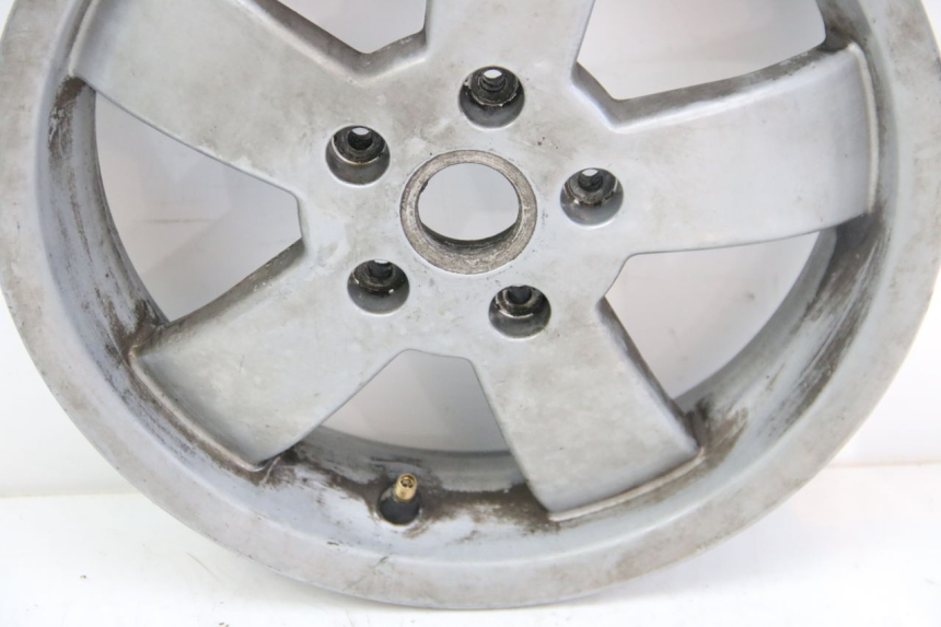 photo de CERCHIO POSTERIORE PIAGGIO VESPA GRANTURISMO 125 (2003 - 2007) - Dettagli dei punti di fissaggio