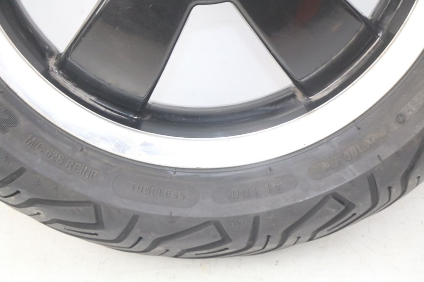 photo de CERCHIO POSTERIORE PIAGGIO VESPA GTS IGET ABS 125 (2017 - 2023) - Caratteristiche distintive