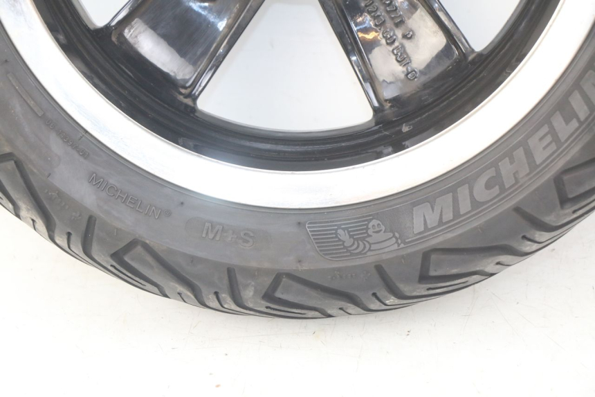 photo de CERCHIO POSTERIORE PIAGGIO VESPA GTS IGET ABS 125 (2017 - 2023) - Dettagli dei punti di fissaggio