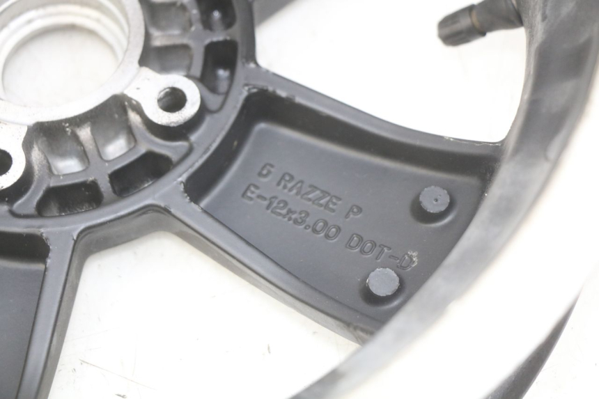 photo de CERCHIO POSTERIORE PIAGGIO VESPA GTS SUPER IE 125 (2009 - 2016) - Marcature e riferimenti originali