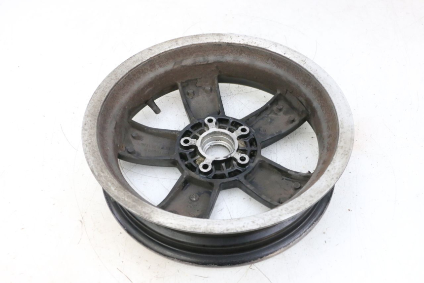 photo de CERCHIO POSTERIORE PIAGGIO VESPA GTS SUPER IE 125 (2009 - 2016) - Caratteristiche distintive