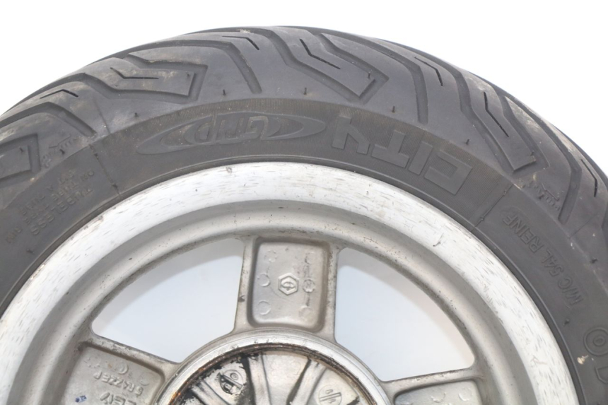 photo de CERCHIO POSTERIORE PIAGGIO VESPA LXV 125 (2006 - 2009) - Primo piano ad alta risoluzione